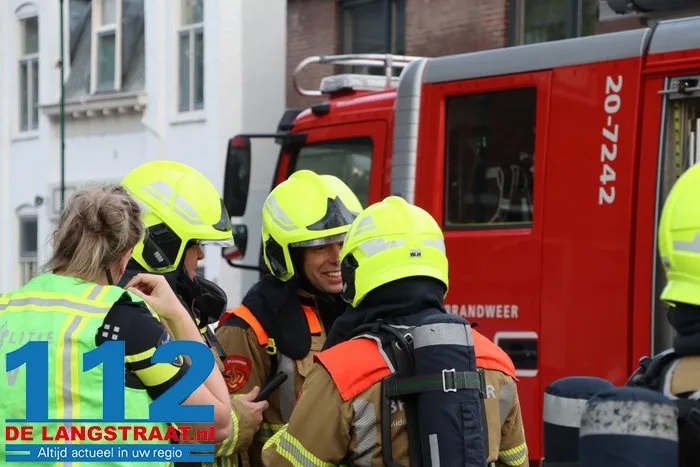 Schoorsteenbrand slaat over op dak, veel schade aan huis in Loon op Zand 17 Schoorsteenbrand slaat over op dak, veel schade aan huis in Loon op Zand 112 De Langstraat