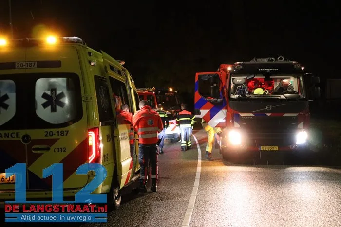 Bestuurder verliest macht over stuur en belandt in sloot Prof. Asserweg Waalwijk 1 Bestuurder verliest macht over stuur en belandt in sloot Prof. Asserweg Waalwijk 112 De Langstraat