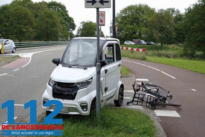 Brommobiel en fietser botsen op elkaar: ‘Wonder dat kinderen van avondvierdaagse niet zijn geraakt’ 1 Brommobiel en fietser botsen op elkaar: ‘Wonder dat kinderen van avondvierdaagse niet zijn geraakt’ 112 De Langstraat