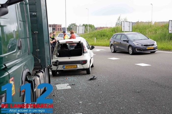 Vrouw Gewond Bij Botsing Met Vrachtwagen Op A59 Bij Waalwijk - 112 De ...