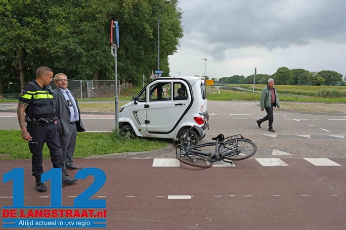 Brommobiel en fietser botsen op elkaar: ‘Wonder dat kinderen van avondvierdaagse niet zijn geraakt’ 2 Brommobiel en fietser botsen op elkaar: ‘Wonder dat kinderen van avondvierdaagse niet zijn geraakt’ 112 De Langstraat