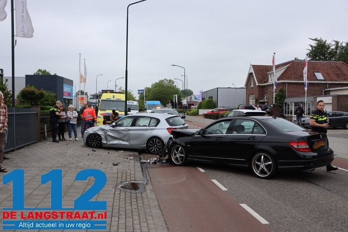Veel schade en meerdere gewonden na ongeval 2 Veel schade en meerdere gewonden na ongeval 112 De Langstraat
