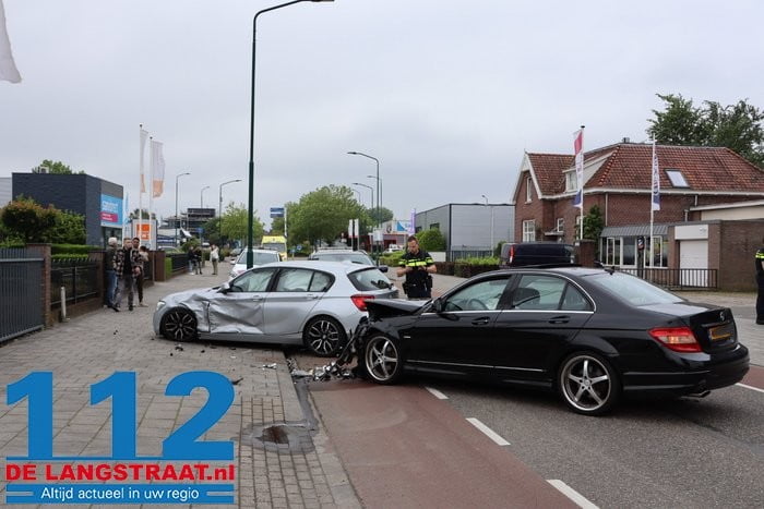 Veel schade en meerdere gewonden na ongeval 8 Veel schade en meerdere gewonden na ongeval 112 De Langstraat