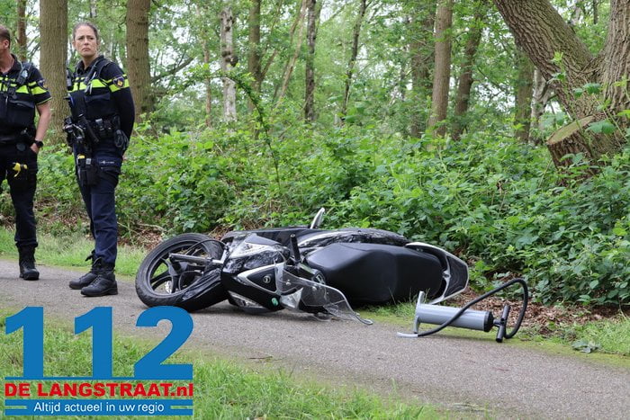 Twee ambulances en traumahelikopter ingezet voor ernstig scooterongeluk in Waalwijk 11 Twee ambulances en traumahelikopter ingezet voor ernstig scooterongeluk in Waalwijk 112 De Langstraat