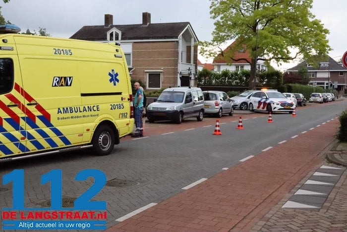 Vrouw valt van elektrische fiets na botsing in Waalwijk en raakt lichtgewond, fiets en auto beschadigd 9 Vrouw valt van elektrische fiets na botsing in Waalwijk en raakt lichtgewond, fiets en auto beschadigd 112 De Langstraat
