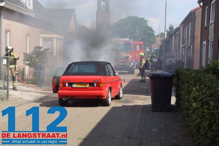 Na 31 jaar rijden slaat de vlam in de pan: klassieke Volkswagen-cabriolet verwoest door brand 3 Na 31 jaar rijden slaat de vlam in de pan: klassieke Volkswagen-cabriolet verwoest door brand 112 De Langstraat