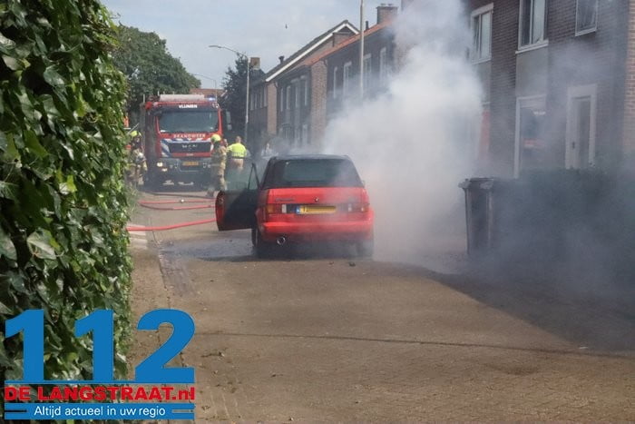 Na 31 jaar rijden slaat de vlam in de pan: klassieke Volkswagen-cabriolet verwoest door brand 4 Na 31 jaar rijden slaat de vlam in de pan: klassieke Volkswagen-cabriolet verwoest door brand 112 De Langstraat