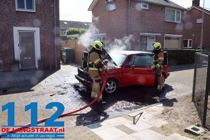 Na 31 jaar rijden slaat de vlam in de pan: klassieke Volkswagen-cabriolet verwoest door brand 8 Na 31 jaar rijden slaat de vlam in de pan: klassieke Volkswagen-cabriolet verwoest door brand 112 De Langstraat