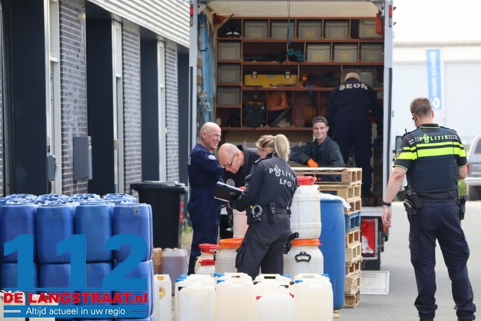 Politie ontmantelt drugslab in Waalwijk, tientallen vaten met grondstof voor mdma afgevoerd 6 Politie ontmantelt drugslab in Waalwijk, tientallen vaten met grondstof voor mdma afgevoerd 112 De Langstraat