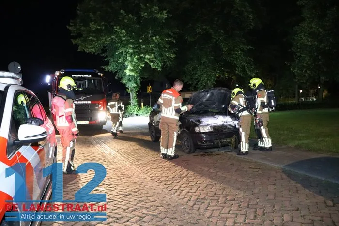 Beschadigde auto gedumpt Julianalaan Sprang-Capelle 3 Beschadigde auto gedumpt Julianalaan Sprang-Capelle 112 De Langstraat