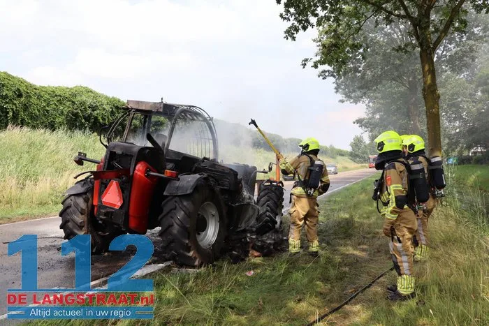 Verreiker vliegt tijdens het rijden in brand 6 Verreiker vliegt tijdens het rijden in brand 112 De Langstraat