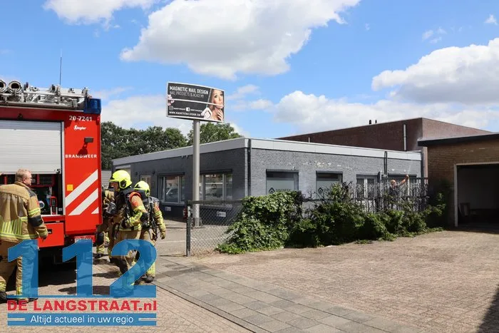 Heg en schuur in brand door wegbranden onkruid Kaatsheuvel 7 Heg en schuur in brand door wegbranden onkruid Kaatsheuvel 112 De Langstraat