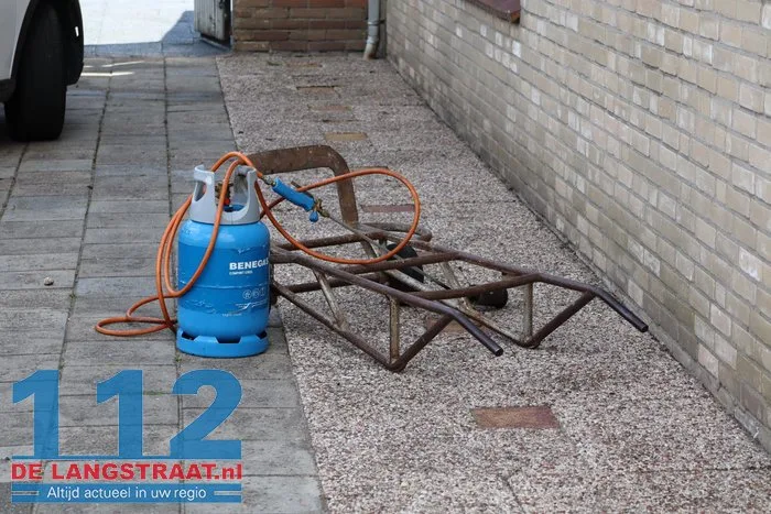 Heg en schuur in brand door wegbranden onkruid Kaatsheuvel 9 Heg en schuur in brand door wegbranden onkruid Kaatsheuvel 112 De Langstraat