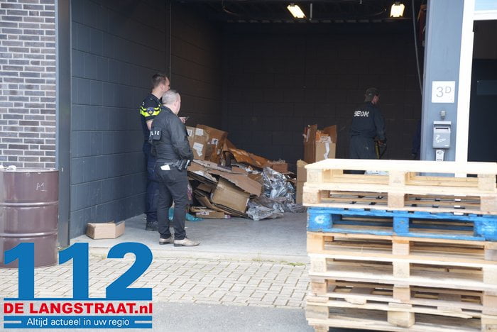 Politie ontmantelt drugslab in Waalwijk, tientallen vaten met grondstof voor mdma afgevoerd 21 Politie ontmantelt drugslab in Waalwijk, tientallen vaten met grondstof voor mdma afgevoerd 112 De Langstraat
