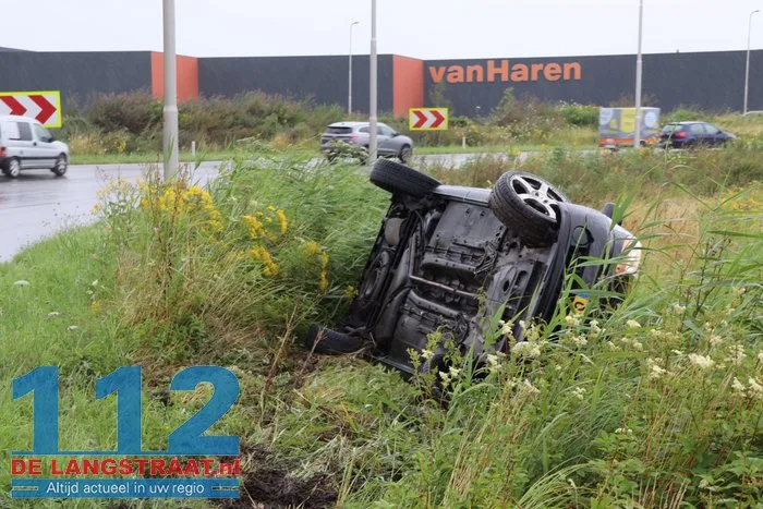 Bestuurder verliest de macht over het stuur op de A59 Waalwijk 3 Bestuurder verliest de macht over het stuur op de A59 Waalwijk 112 De Langstraat