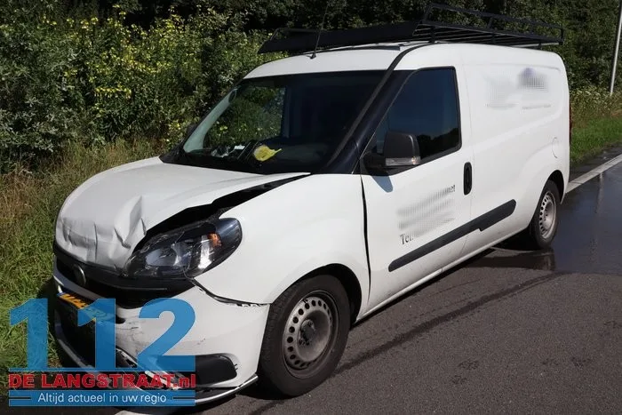 Ongeval met twee auto’s en een busje bij Kaatsheuvel: meerdere lichtgewonden 12 Ongeval met twee auto’s en een busje bij Kaatsheuvel: meerdere lichtgewonden 112 De Langstraat