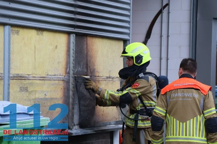 Container vliegt in brand tegen bedrijfspand 11 Container vliegt in brand tegen bedrijfspand 112 De Langstraat