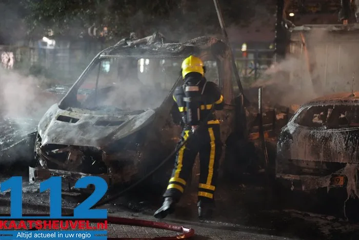 Grote ravage door vier autobranden in Wijk en Aalburg, politie kan opzet nog niet uitsluiten 1 Grote ravage door vier autobranden in Wijk en Aalburg, politie kan opzet nog niet uitsluiten 112 De Langstraat