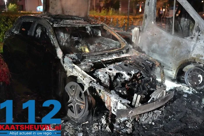 Grote ravage door vier autobranden in Wijk en Aalburg, politie kan opzet nog niet uitsluiten 7 Grote ravage door vier autobranden in Wijk en Aalburg, politie kan opzet nog niet uitsluiten 112 De Langstraat