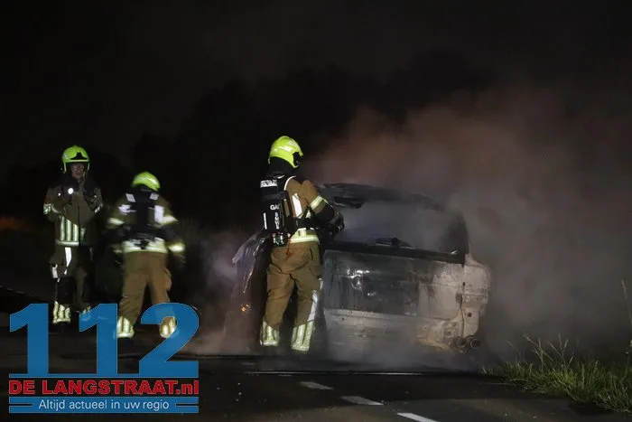 Porsche vliegt tijdens rijden in brand en is niet meer te redden, eigenaar had dure sportwagen pas gekocht 18 Porsche vliegt tijdens rijden in brand en is niet meer te redden, eigenaar had dure sportwagen pas gekocht 112 De Langstraat