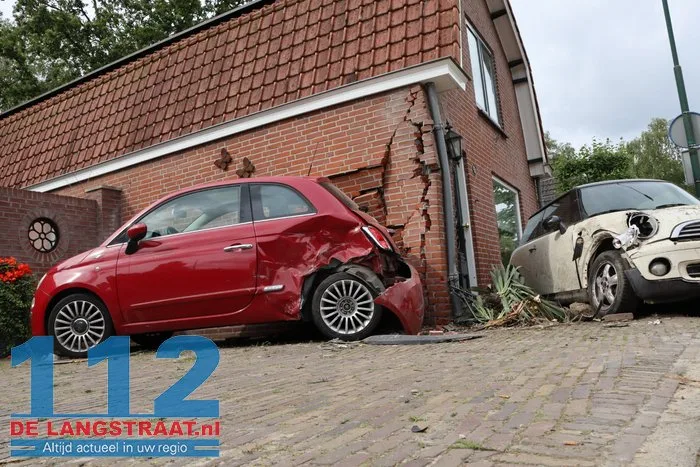 Dronken automobilist zonder rijbewijs knalt op huis in Kaatsheuvel, bewoners breken vakantie af. 20 Dronken automobilist zonder rijbewijs knalt op huis in Kaatsheuvel, bewoners breken vakantie af. 112 De Langstraat