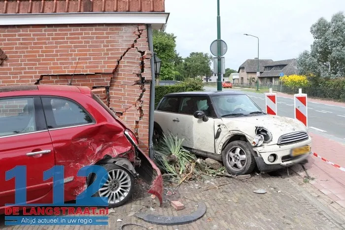Dronken automobilist zonder rijbewijs knalt op huis in Kaatsheuvel, bewoners breken vakantie af. 23 Dronken automobilist zonder rijbewijs knalt op huis in Kaatsheuvel, bewoners breken vakantie af. 112 De Langstraat