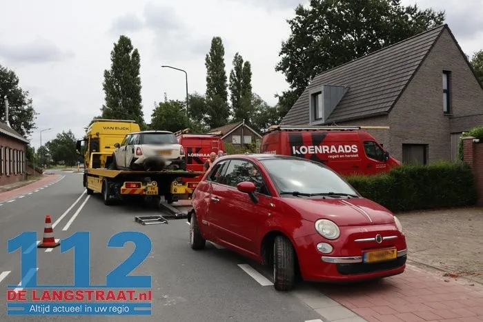 Dronken automobilist zonder rijbewijs knalt op huis in Kaatsheuvel, bewoners breken vakantie af. 38 Dronken automobilist zonder rijbewijs knalt op huis in Kaatsheuvel, bewoners breken vakantie af. 112 De Langstraat