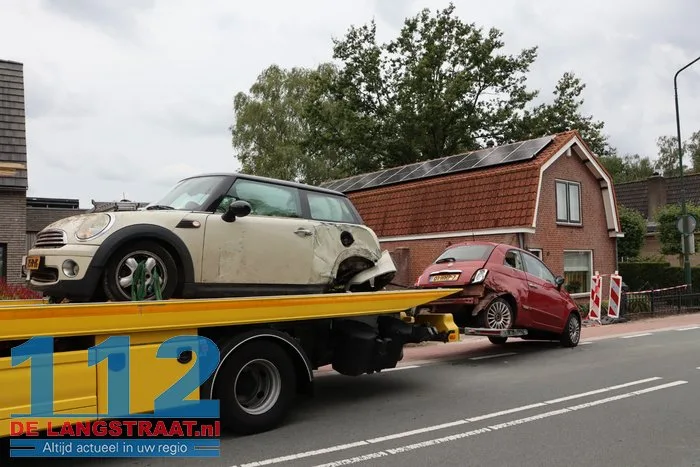 Dronken automobilist zonder rijbewijs knalt op huis in Kaatsheuvel, bewoners breken vakantie af. 44 Dronken automobilist zonder rijbewijs knalt op huis in Kaatsheuvel, bewoners breken vakantie af. 112 De Langstraat