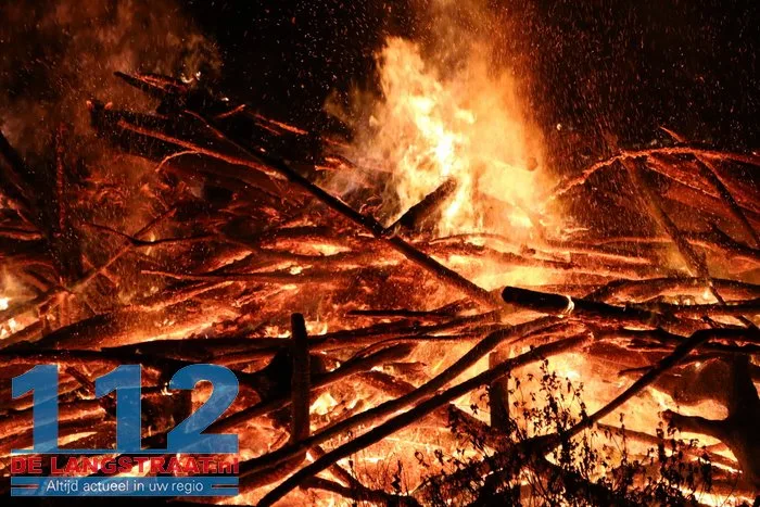 Grote buitenbrand in bosgebied Sprang-Capelle 5 Grote buitenbrand in bosgebied Sprang-Capelle 112 De Langstraat