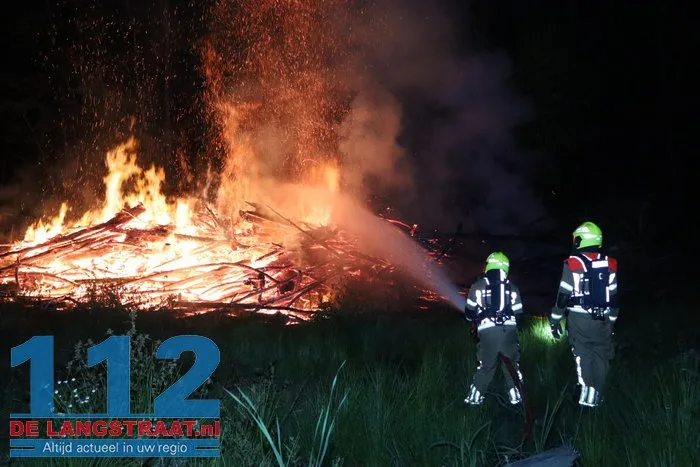 Grote buitenbrand in bosgebied Sprang-Capelle 12 Grote buitenbrand in bosgebied Sprang-Capelle 112 De Langstraat