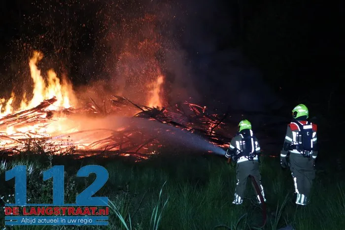 Grote buitenbrand in bosgebied Sprang-Capelle 14 Grote buitenbrand in bosgebied Sprang-Capelle 112 De Langstraat
