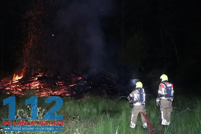 Grote buitenbrand in bosgebied Sprang-Capelle 15 Grote buitenbrand in bosgebied Sprang-Capelle 112 De Langstraat