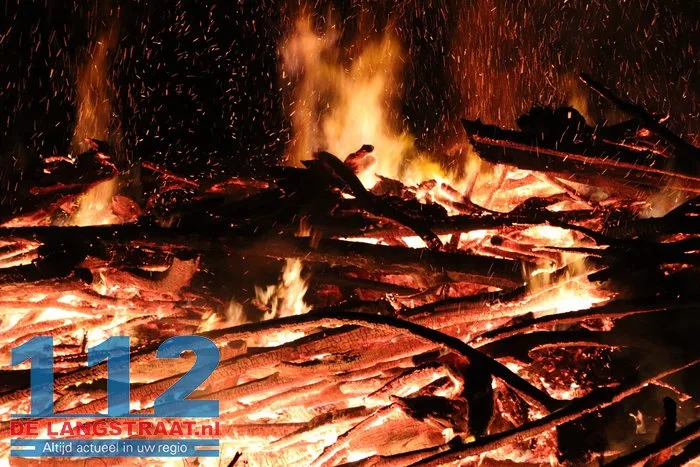 Grote buitenbrand in bosgebied Sprang-Capelle 17 Grote buitenbrand in bosgebied Sprang-Capelle 112 De Langstraat