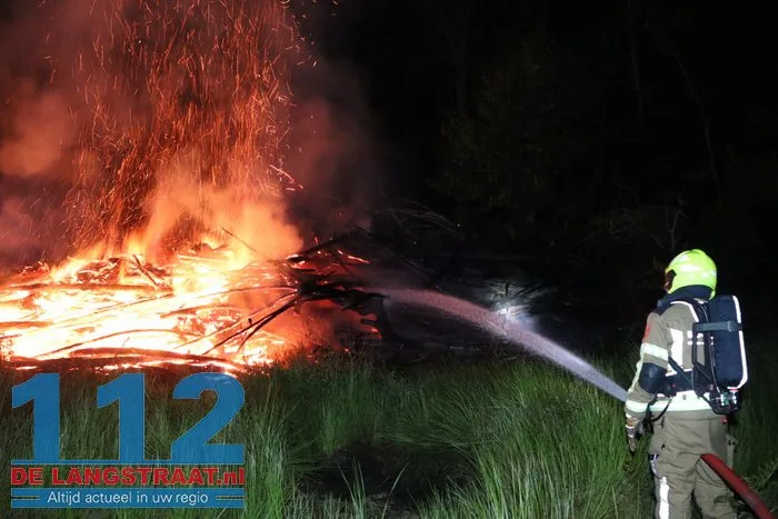 Grote buitenbrand in bosgebied Sprang-Capelle 18 Grote buitenbrand in bosgebied Sprang-Capelle 112 De Langstraat