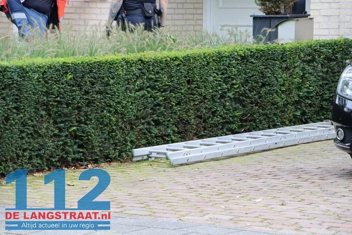 Man zwaargewond na val van dak in Sprang-Capelle: buurtbewoners horen hulpgeroep 5 Man zwaargewond na val van dak in Sprang-Capelle: buurtbewoners horen hulpgeroep 112 De Langstraat