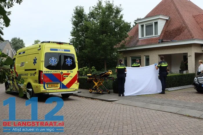 Man zwaargewond na val van dak in Sprang-Capelle: buurtbewoners horen hulpgeroep 8 Man zwaargewond na val van dak in Sprang-Capelle: buurtbewoners horen hulpgeroep 112 De Langstraat