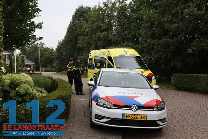 Man zwaargewond na val van dak in Sprang-Capelle: buurtbewoners horen hulpgeroep 16 Man zwaargewond na val van dak in Sprang-Capelle: buurtbewoners horen hulpgeroep 112 De Langstraat