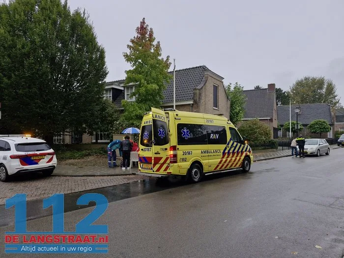Fietsster gewond bij aanrijding met auto in Sprang-Capelle 1 Fietsster gewond bij aanrijding met auto in Sprang-Capelle 112 De Langstraat