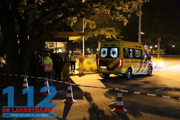 Busje in brand op parkeerplaats bij slagbomen van de Efteling 4 Busje in brand op parkeerplaats bij slagbomen van de Efteling 112 De Langstraat