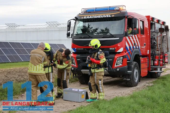 Jerrycans met onbekende vloeistof gevonden in Kaatsheuvel: brandweer voert metingen uit 4 Jerrycans met onbekende vloeistof gevonden in Kaatsheuvel: brandweer voert metingen uit 112 De Langstraat
