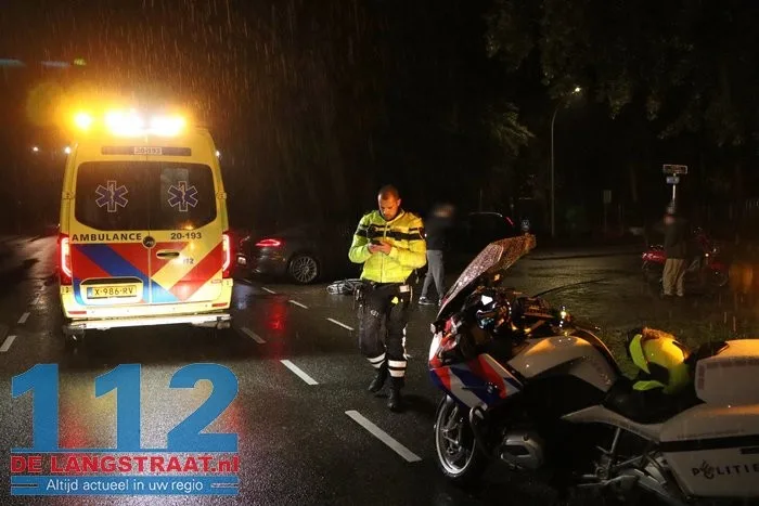 Aanrijding tussen scooter, fietser en auto Groenewoudlaan Waalwijk 14 Aanrijding tussen scooter, fietser en auto Groenewoudlaan Waalwijk 112 De Langstraat