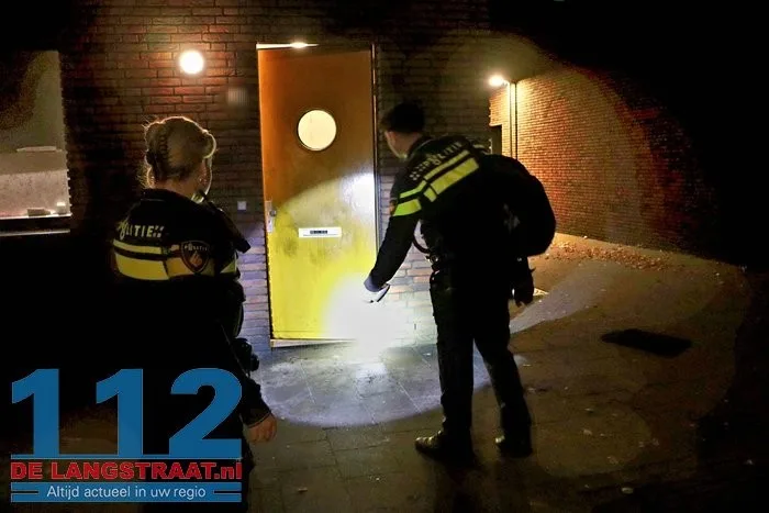 Voordeur in brand woning na harde knal Kaatsheuvel 4 Voordeur in brand woning na harde knal Kaatsheuvel 112 De Langstraat