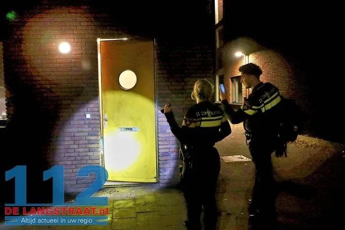 Voordeur in brand woning na harde knal Kaatsheuvel 5 Voordeur in brand woning na harde knal Kaatsheuvel 112 De Langstraat