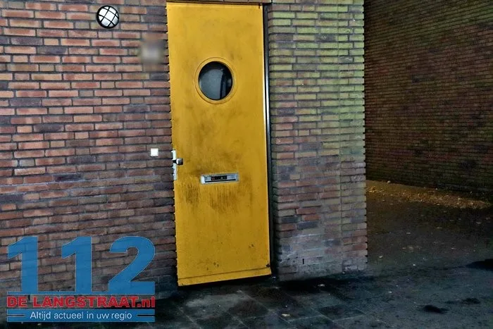 Voordeur in brand woning na harde knal Kaatsheuvel 17 Voordeur in brand woning na harde knal Kaatsheuvel 112 De Langstraat