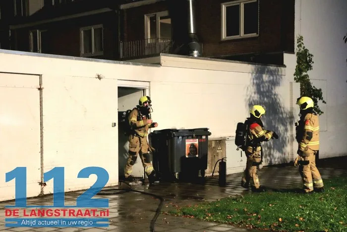 Brand bij Pizzeria Grand Grazia Vlijmen, meerdere vuurhaarden in pand aangetroffen 2 Brand bij Pizzeria Grand Grazia Vlijmen, meerdere vuurhaarden in pand aangetroffen 112 De Langstraat