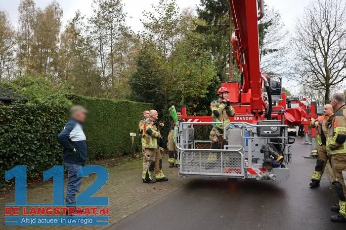 Man met hoogwerker uit boom gered Sprang-Capelle 10 Man met hoogwerker uit boom gered Sprang-Capelle 112 De Langstraat