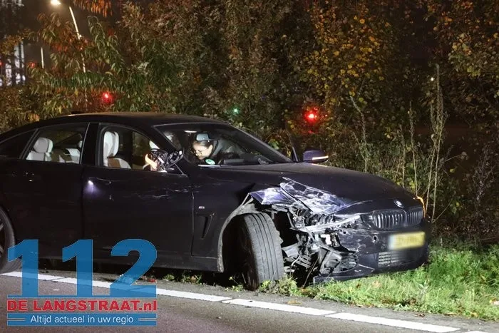 Ongeval met vijf auto's op Midden-Brabantweg bij Kaatsheuvel, één auto was pas een maand oud 18 Ongeval met vijf auto's op Midden-Brabantweg bij Kaatsheuvel, één auto was pas een maand oud 112 De Langstraat