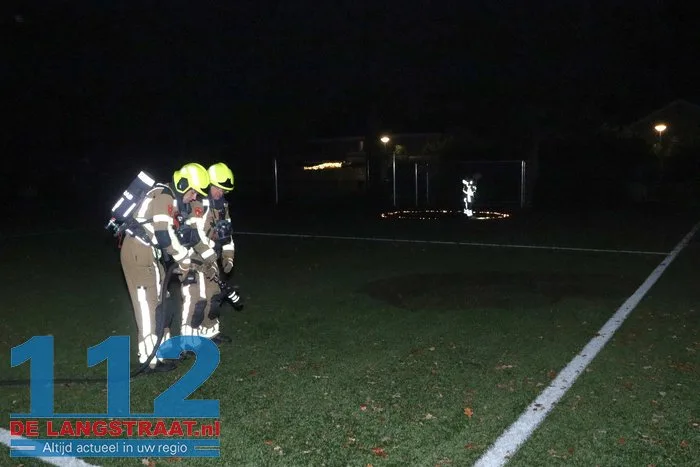 Brand gesticht bij voetbalclub SSC'55 in Sprang-Capelle, kunstgrasveld op drie plekken beschadigd 3 Brand gesticht bij voetbalclub SSC'55 in Sprang-Capelle, kunstgrasveld op drie plekken beschadigd 112 De Langstraat