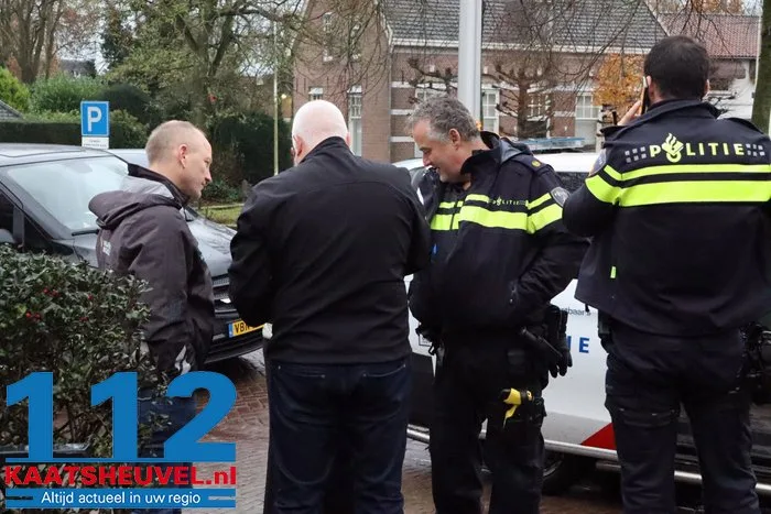 Gemeentehuis van Heusden tijdelijk ontruimd na alarmerende vondst, maar ‘verdacht pakket’ blijkt doosje van Greetz 112 De Langstraat