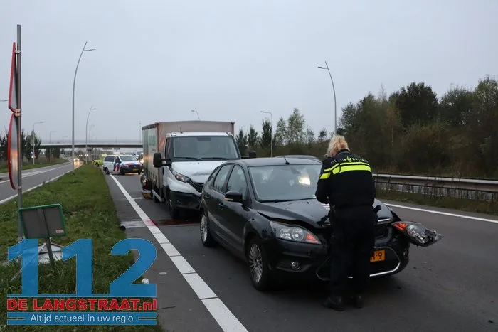 Botsing tussen vijf voertuigen zorgt voor veel schade en lange file 4 Botsing tussen vijf voertuigen zorgt voor veel schade en lange file 112 De Langstraat